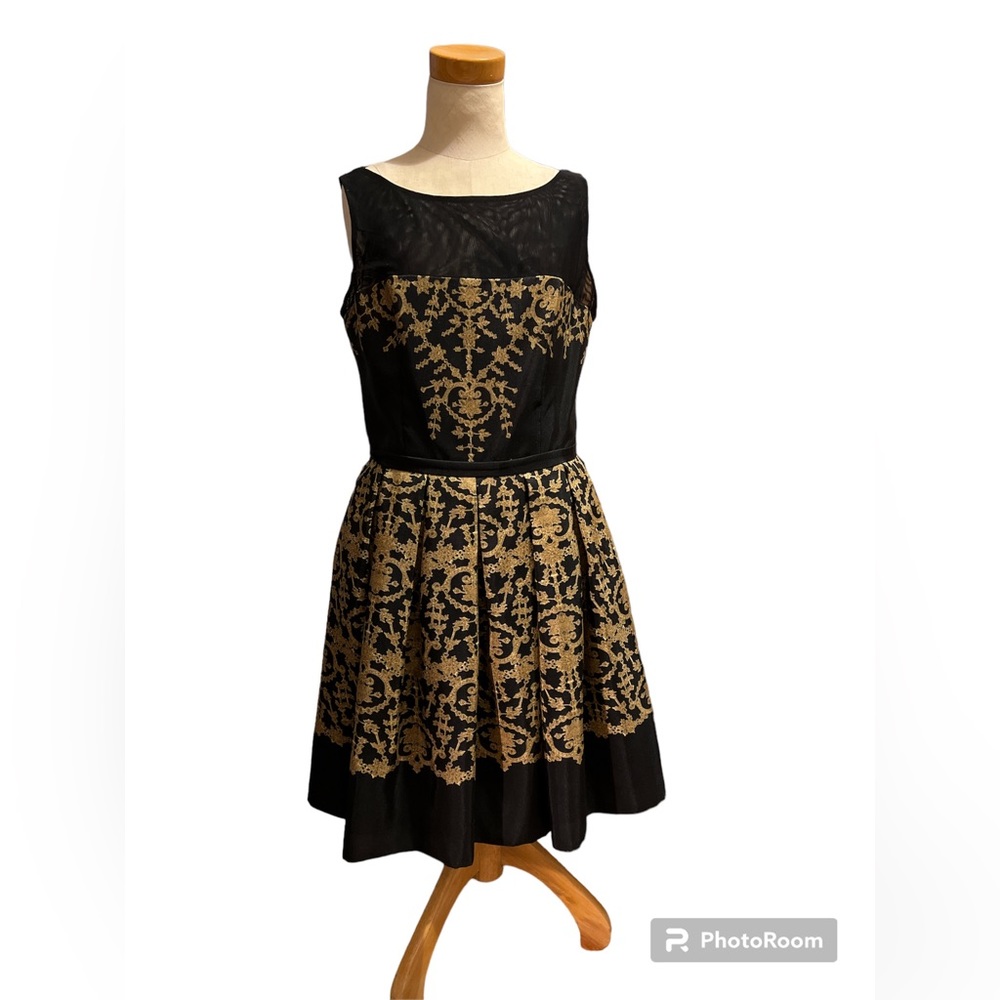 EUC Taylor Cocktail or Semi-Formal DressSize 6